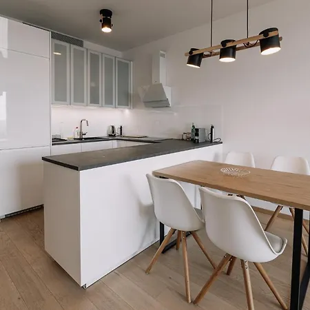 Skau Blue Residence In Sky Park 21 Floor 2 Tower Panoramic View Free Parking Bratislava Exterior photo